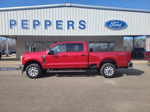 Used 2024 Ford F350 XLT image 1