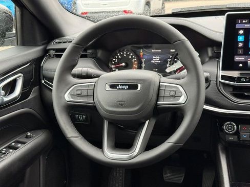 New 2026 Jeep Compass Latitude image 8