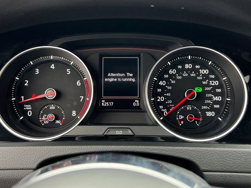 Used 2019 Volkswagen GTI SE image 31