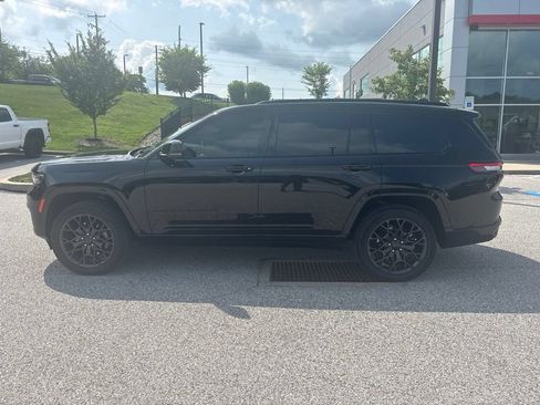 Used 2024 Jeep Grand Cherokee L Summit w/ High Altitude Package AWD/4WD image 9