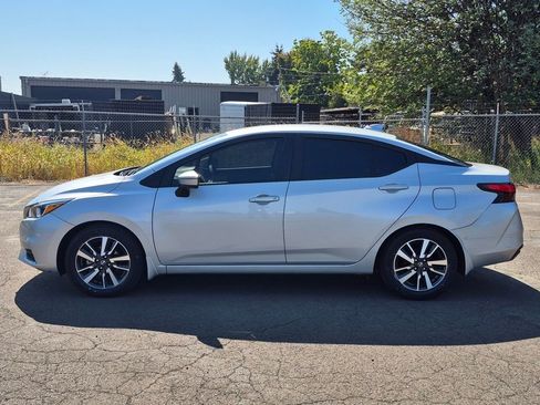 Used 2021 Nissan Versa SV image 5