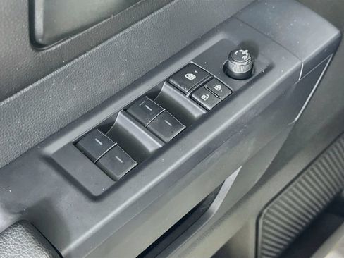 Used 2025 Toyota Tundra SR AWD/4WD image 19
