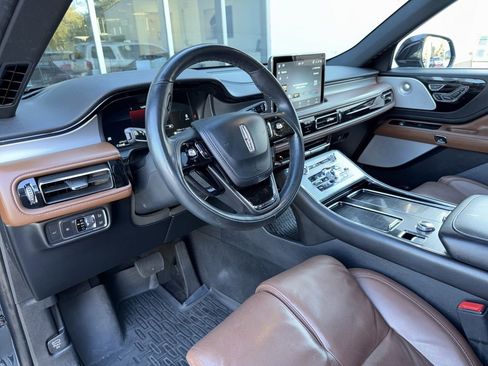 Used 2023 Lincoln Aviator Reserve w/ Equipment Group 201A image 17