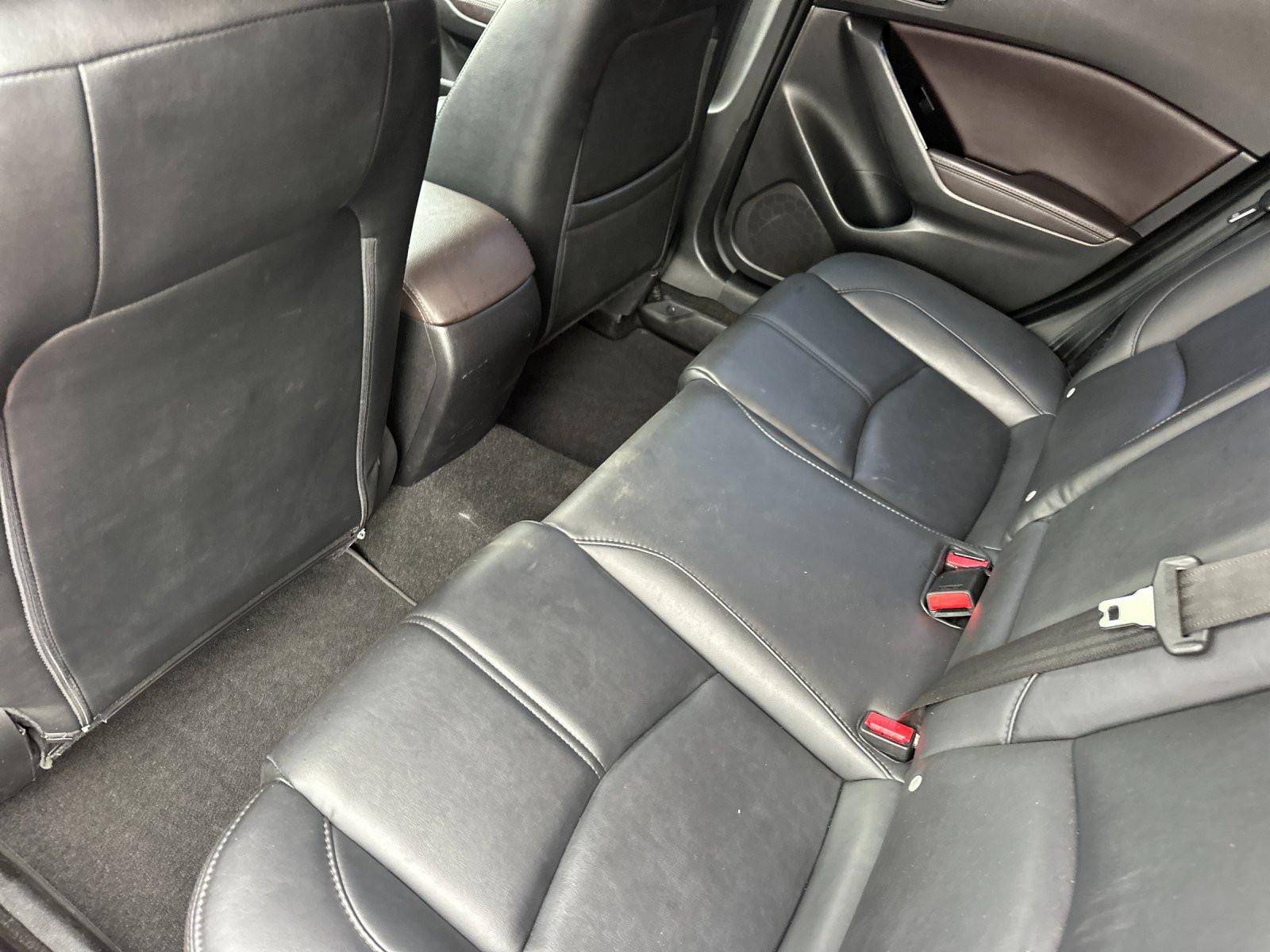 Used 2018 MAZDA MAZDA3 Touring FWD image 12