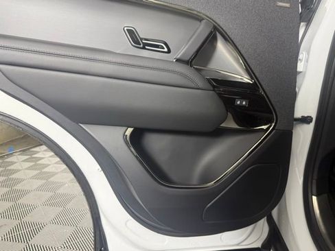 Used 2023 Land Rover Range Rover Sport SE Dynamic image 23