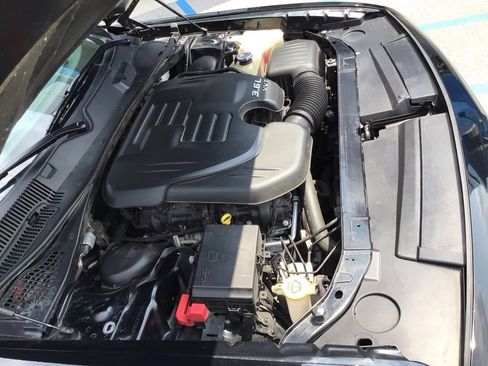 Used 2015 Dodge Challenger SXT Plus w/ Driver Convenience Group RWD image 38