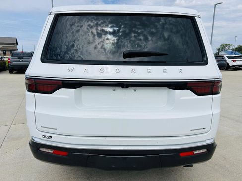 Used 2022 Jeep Wagoneer Series III w/ Premium Group I AWD/4WD image 49