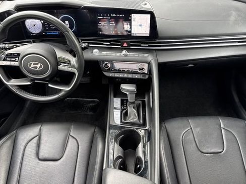 Used 2024 Hyundai Elantra Limited FWD image 15