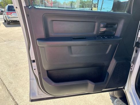 Used 2014 RAM 3500 Tradesman w/ Chrome Appearance Group image 9