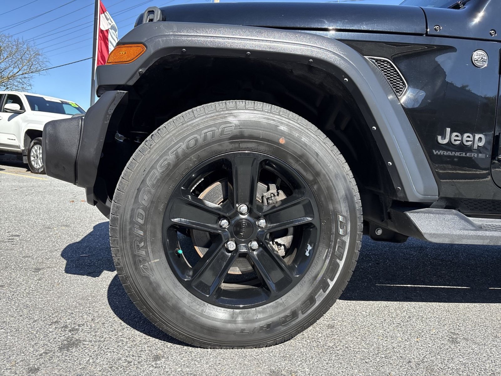 Used 2023 Jeep Wrangler Unlimited Sport AWD/4WD image 12