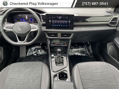 New 2025 Volkswagen Taos SE image 4