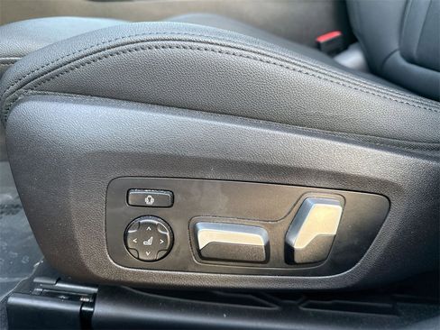 Used 2021 BMW 330i xDrive Sedan w/ Convenience Package image 14