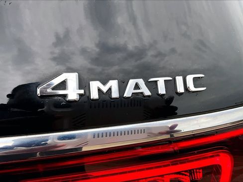 Used 2022 Mercedes-Benz GLS 450 4MATIC image 10
