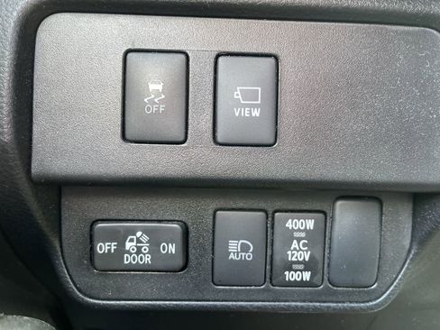 Used 2023 Toyota Tacoma TRD Off-Road w/ TRD Premium Off Road Package image 18