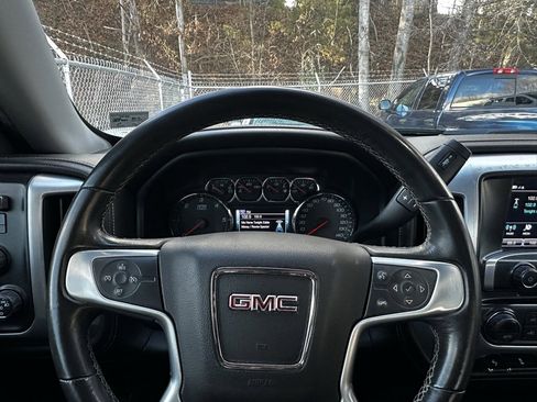 Used 2017 GMC Sierra 1500 SLE image 9