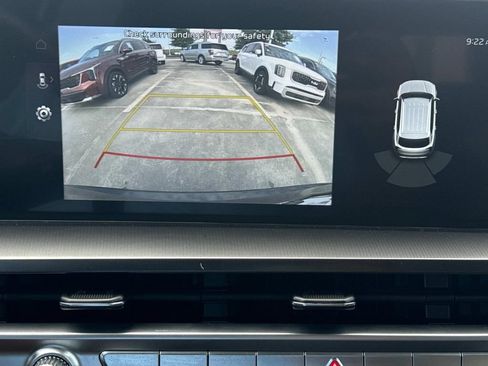 Used 2025 Kia Telluride S FWD image 32