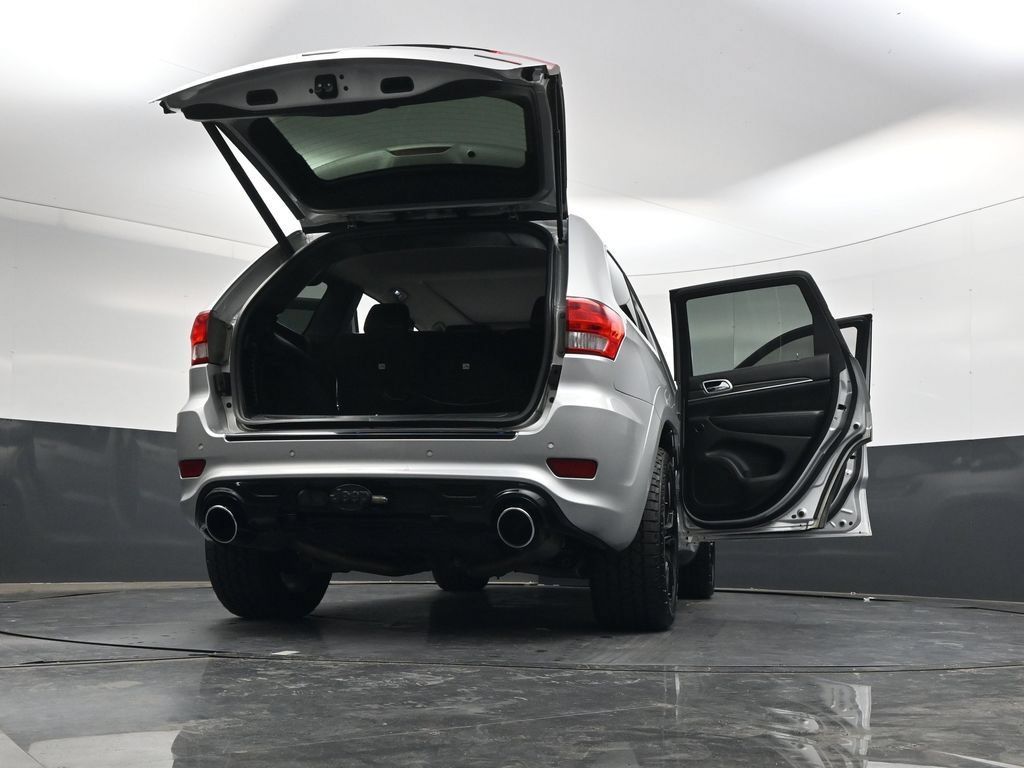 Used 2012 Jeep Grand Cherokee SRT8 w/ Luxury Group II AWD/4WD image 46