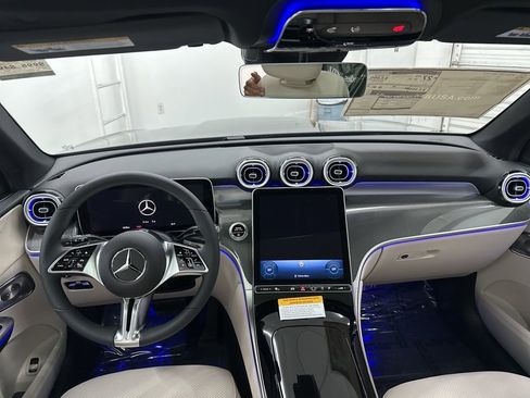 Used 2026 Mercedes-Benz GLC 300 image 21