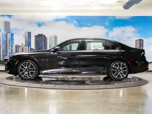 Used 2026 BMW 760i xDrive AWD/4WD image 6