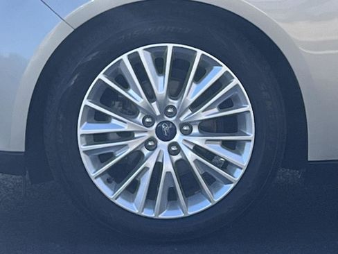 Used 2018 Ford Focus Titanium w/ Titanium Technology Package image 31