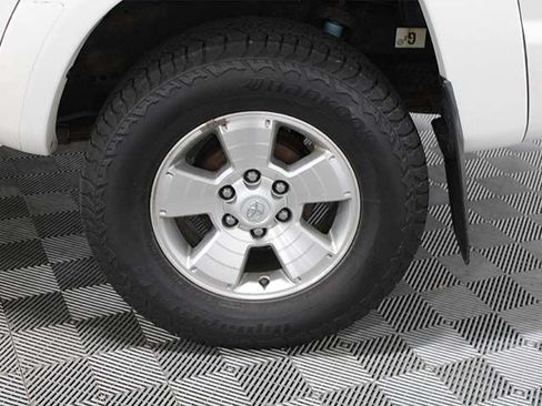 Used 2015 Toyota Tacoma 4x4 Double Cab w/ TRD Sport Package image 17