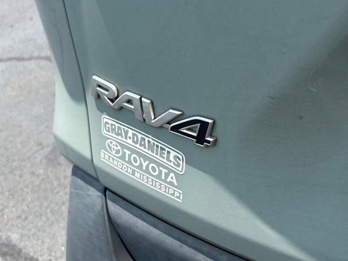 Used 2019 Toyota RAV4 XLE w/ Convenience Package FWD image 34