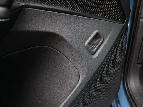 New 2026 Volkswagen Tiguan SE image 8