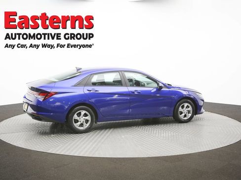 Used 2023 Hyundai Elantra SE w/ Preferred Accessory Package FWD image 42
