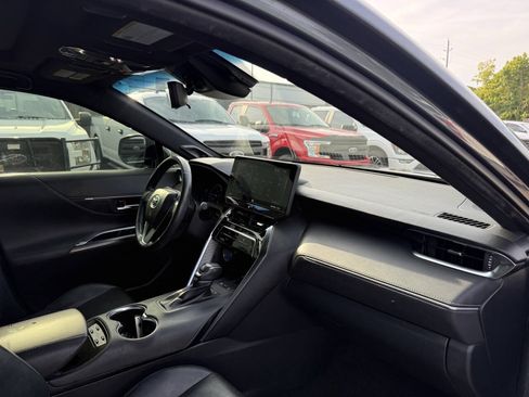 Used 2021 Toyota Venza Limited w/ Advanced Technology Package AWD/4WD image 9