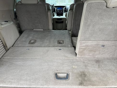 Used 2015 Cadillac Escalade Premium image 20