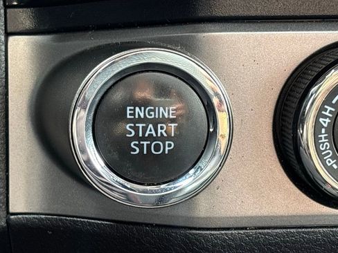 Used 2018 Toyota Tacoma Limited image 14