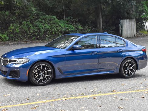 Used 2022 BMW 530i xDrive w/ M Sport Package image 2