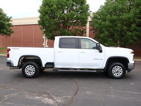 Used 2025 Chevrolet Silverado 2500 LT w/ Convenience Package AWD/4WD image 31