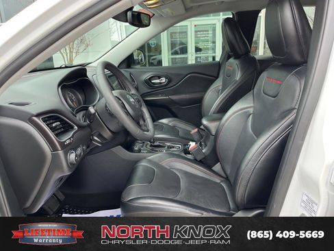 Used 2022 Jeep Cherokee Trailhawk w/ Sun, Sound & Nav Group AWD/4WD image 3