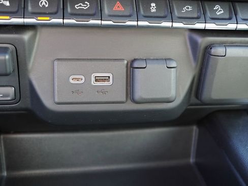 Used 2020 Chevrolet Silverado 1500 LTZ w/ LTZ Convenience Package image 30