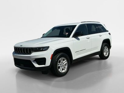 Used 2023 Jeep Grand Cherokee Laredo