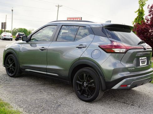 Used 2024 Nissan Kicks SR w/ SR Premium Package FWD image 16