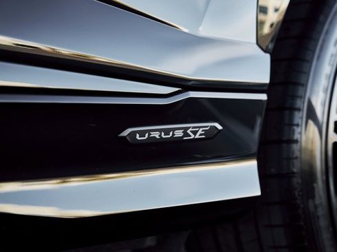 Used 2025 Lamborghini Urus SE image 5