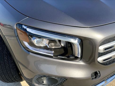 Used 2022 Mercedes-Benz GLB 250 4MATIC image 27