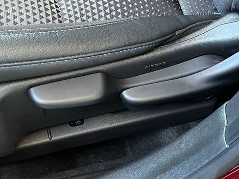 Used 2025 Chevrolet Trax LT image 23