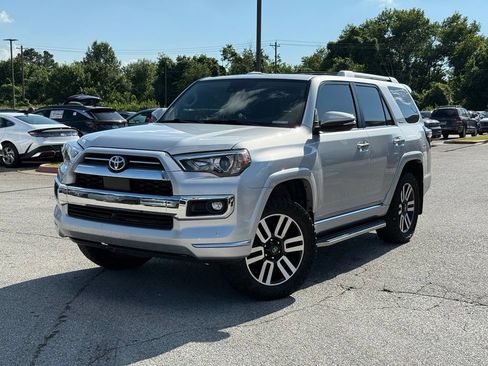 Used 2022 Toyota 4Runner Limited AWD/4WD image 3