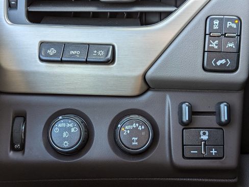 Used 2019 GMC Yukon Denali w/ Denali Ultimate Package image 29