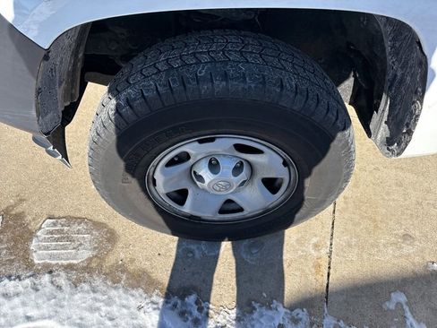 Used 2019 Toyota Tacoma SR image 12