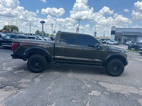 Used 2025 Ford F150 Raptor AWD/4WD image 18