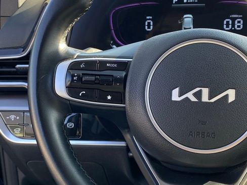 Used 2025 Kia Sportage EX w/ Premium Package image 13