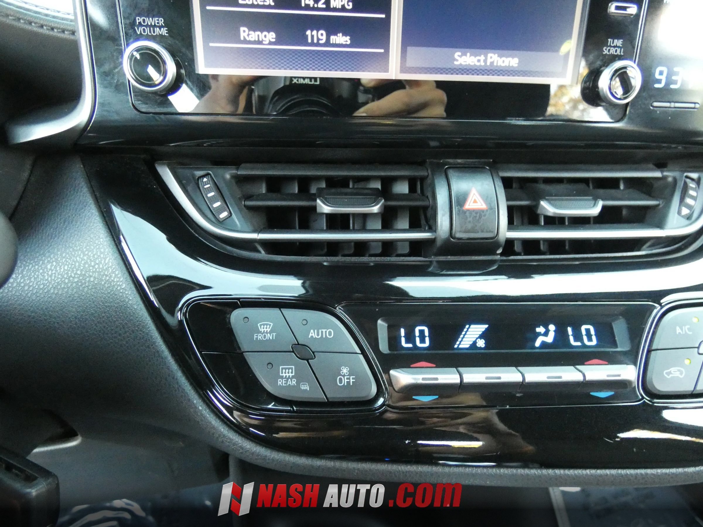 Used 2019 Toyota C-HR LE FWD image 41