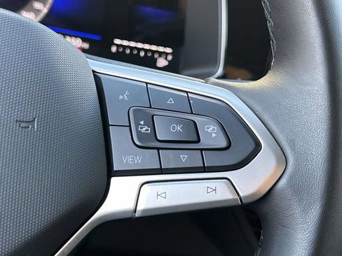 Used 2025 Volkswagen Jetta SE FWD image 23