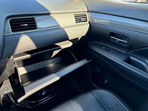 Used 2020 Mitsubishi Outlander SEL image 39