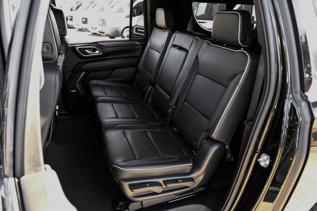 Used 2022 GMC Yukon XL SLT AWD/4WD image 43