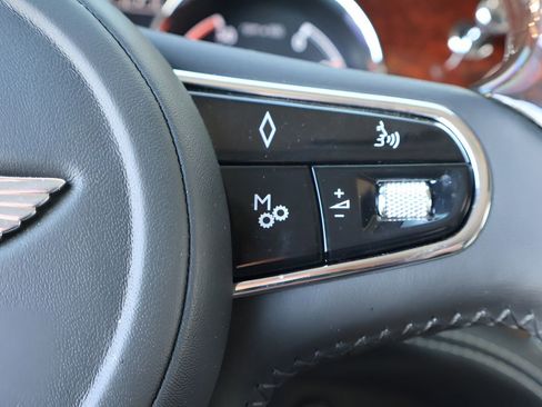 Used 2016 Bentley Mulsanne image 26